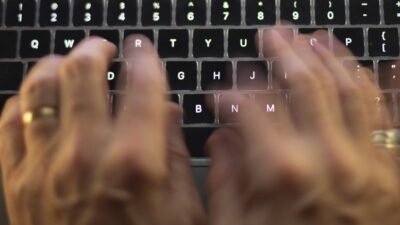 التفاصيل كاملة لقانون حكومة كندا لمحاربة المواد الإباحية الضارة والكراهية عبر الإنترنت