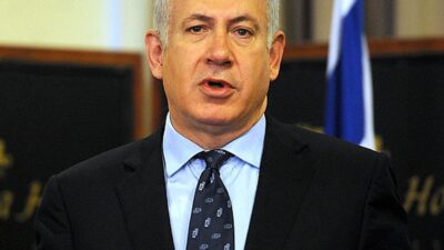 رئيس الوزراء الاسرائيلي السابق: وزراء يدفعون نتنياهو لتصعيد الصراع لتعجيل ظهور المسيح المخلص!