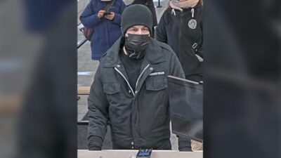نشر صورة مشتبه به في سرقة بنك مرتين على التوالي في برامبتون!