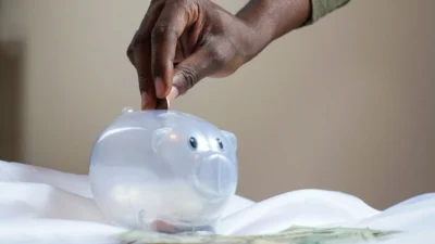 كم يبلغ متوسط ​​دخل الكنديين في الأسبوع؟