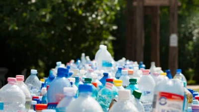 كندا تعلن عن خطة لمراقبة كمية البلاستيك التي يتم انتجاها سنويا