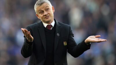 منتخب كندا يقترب من التعاقد مع أسطورة مانشستر يونايتد السابق