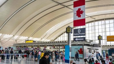 ماهو سبب تسمية مطار تورونتو بيرسون برمز YYZ؟
