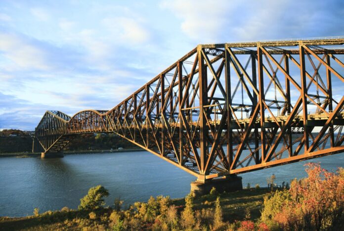 جسر كيبيك التاريخي