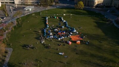 جامعة تورونتو تمنح المتظاهرين المؤيدين لفلسطين 24 ساعة لإنهاء الاحتجاج