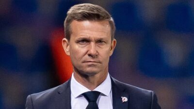 مدرب منتخب كندا يطالب لاعبيه بعدم الخوف من الأرجنتين وميسي