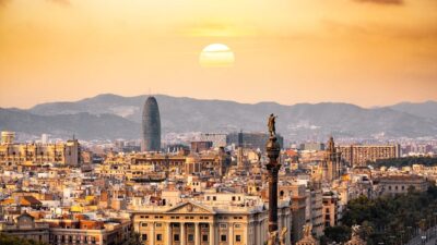 يمكن للكنديين العيش والعمل عن بعد في إسبانيا بفضل تأشيرة Digital Nomad