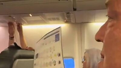 مسافرون عالقون بطائرة بحرارة تزيد عن 52 درجة مئوية على متن “بوينغ”