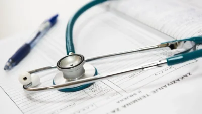 تأجيل العديد من العمليات الجراحية بسبب نقص الأطباء ومساعدي الرعاية الصحية في ألبيرتا