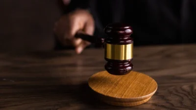 كيبيك تعلن حظر الرموز الدينية في مراكز رعاية الأطفال لتعزيز العلمانية