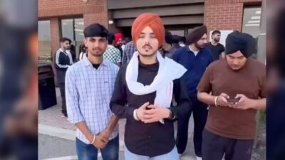 طلاب جامعيون يحتجون على رسوبهم في برامبتون!