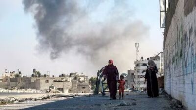 مقتل 64 شخصا في قصف اسرائيلي على منزل ومدرسة في غزة