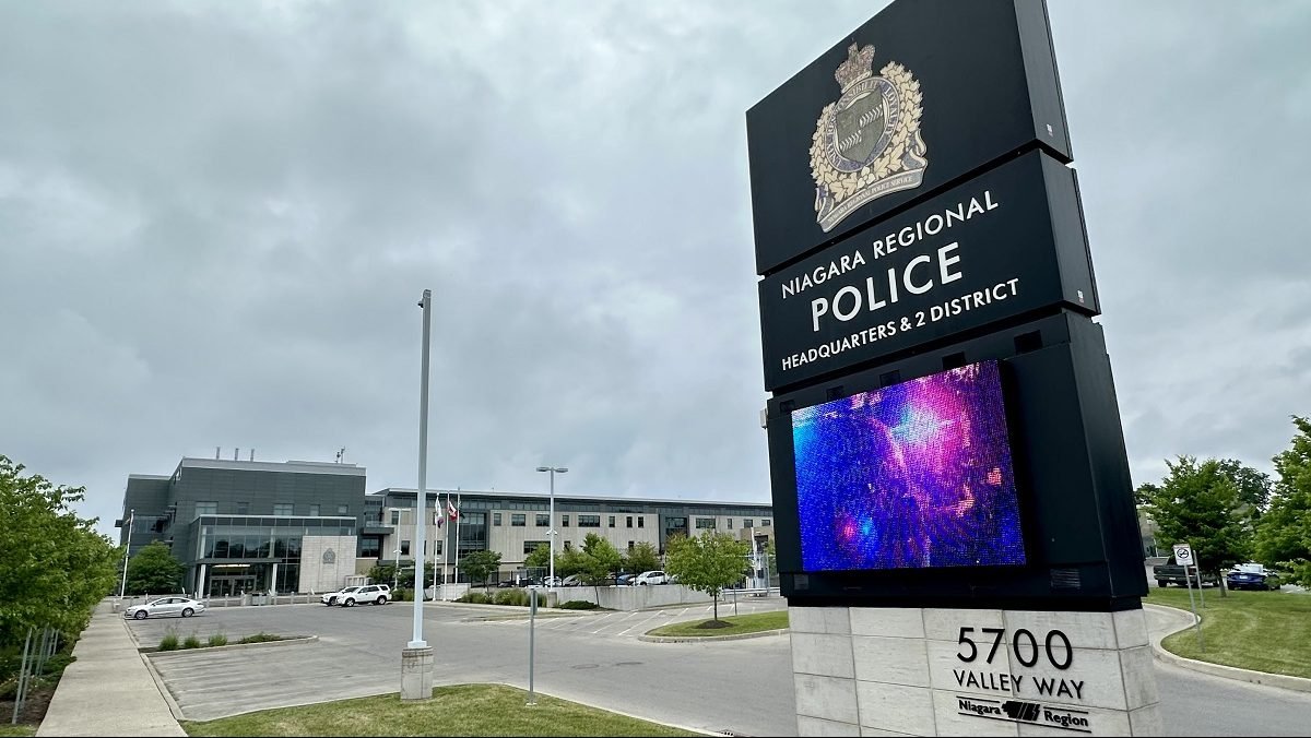 Niagara Regional Police Service NRPS Niagara Falls e1727642465356