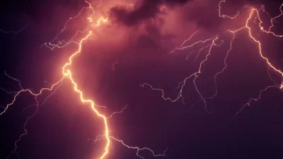 عواصف رعدية وتدهور جودة الهواء في أغلب أنحاء كندا