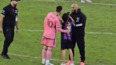 فيديو – مشجع يقتحم ملعب تورونتو لالتقاط صورة مع ميسي