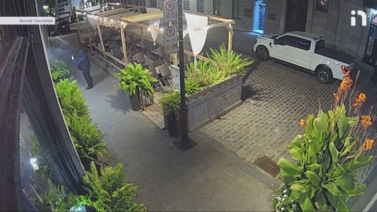 video person breaks into building before fire 1 7063583 1728149703906