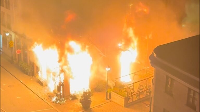 wine bar destroyed by fire in old montreal 1 7062166 1728047681450