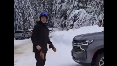 فيديو – امرأة تهاجم ترودو وتصفه بـ”المقرف” في بريتش كولومبيا!