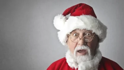 سانتا كلوز يحصل على تصريح للسفر في المجال الجوي الكندي