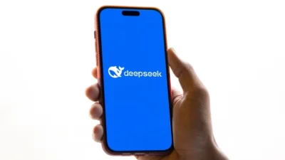 تطبيق الذكاء الاصطناعي الصيني DeepSeek يكتسح العالم ويتفوق على ChatGPT