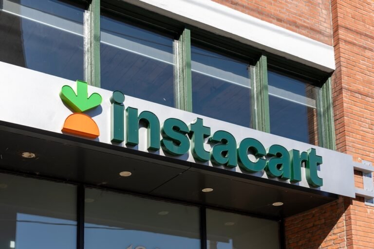 shutterstock 2378872231