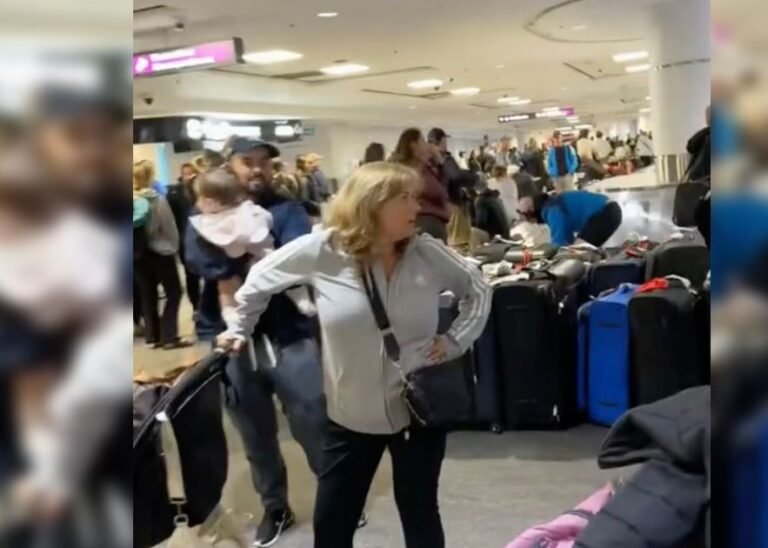 مطار تورونتو