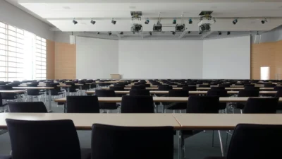 كيبيك تلغي تراخيص 11 معلماً بعد تحقيق بمدرسة في مونتريال