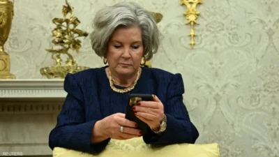 قرصنة هاتف كبيرة موظفي البيت الأبيض و”انتحال شخصيتها”