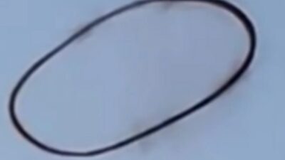 فيديو: ظهور حلقة سوداء كبيرة معلّقة في الهواء امريكا