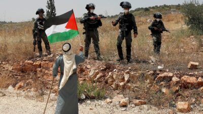 اعتداء اسرائيلي عنيف على ناشط كندي في الضفة الغربية