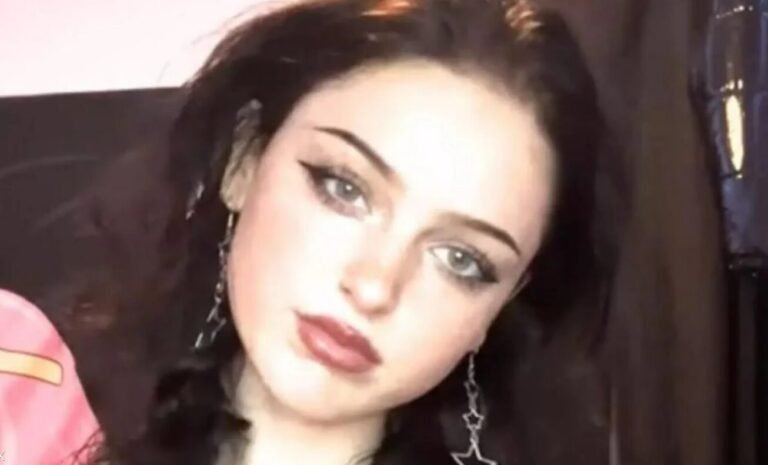 فتاة التيكتوك