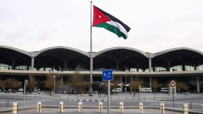 الأردن يغلق مجاله الجوي من جديد…وسوريا توقف الرحلات الجوية