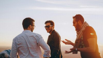 دراسة تكشف خطرًا نفسيًا كبيرًا يهدد الرجال بعد الانفصال