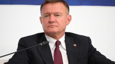 انتحار وزير روسي بعد إقالته من منصبه!