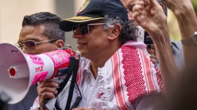 أمريكا تلغي تأشيرة الرئيس الكولومبي بسبب دعمه فلسطين!