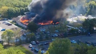 هجوم مسلح وحريق في كنيسة بميشيغن يخلف قتيلاً وتسعة جرحى