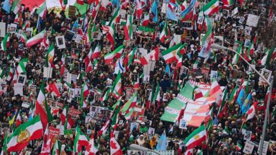 بعض الكنديين من أصل إيراني يرحبون بالهجوم الأمريكي على طهران