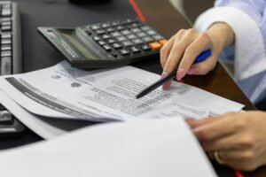 كنديون قد يخسرون حتى 1800 دولار بسبب الضرائب
