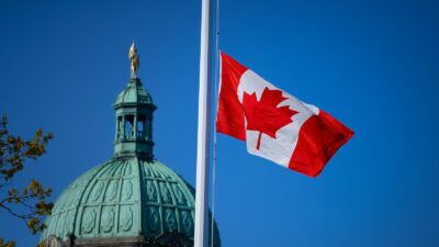 تنكيس العلم الكندي 7 أيام حداداً على أرواح ضحايا مدرسة تامبلر ريدج