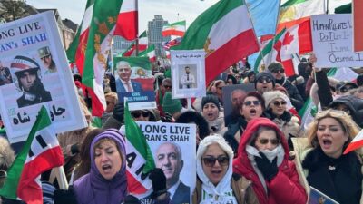 مظاهرات للآلاف الإيرانيين في كندا دعما للقصف الإسرائيلي والأمريكي على طهران!