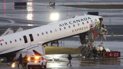 خبراء: تعويضات تصل إلى 300 ألف دولار لكل مصاب في حادث Air Canada