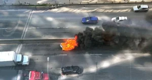 إصابة شخصين بعد احتراق سيارة على طريق غاردينر في تورونتو