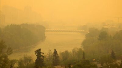 كالغاري تسجل أسوأ جودة هواء في كندا بسبب دخان حرائق الغابات